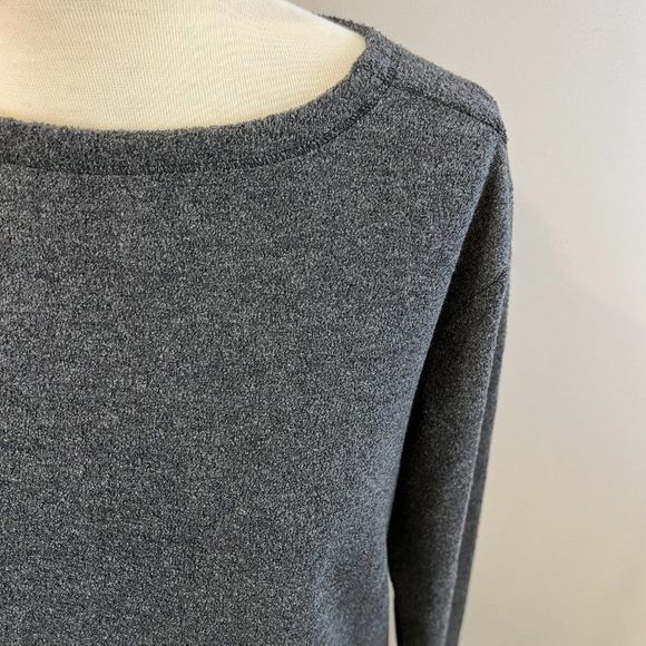 NWOT ADIDAS Heathered Fleece Crewneck Sweatshirt (XS)‎ - Picture 4 of 10